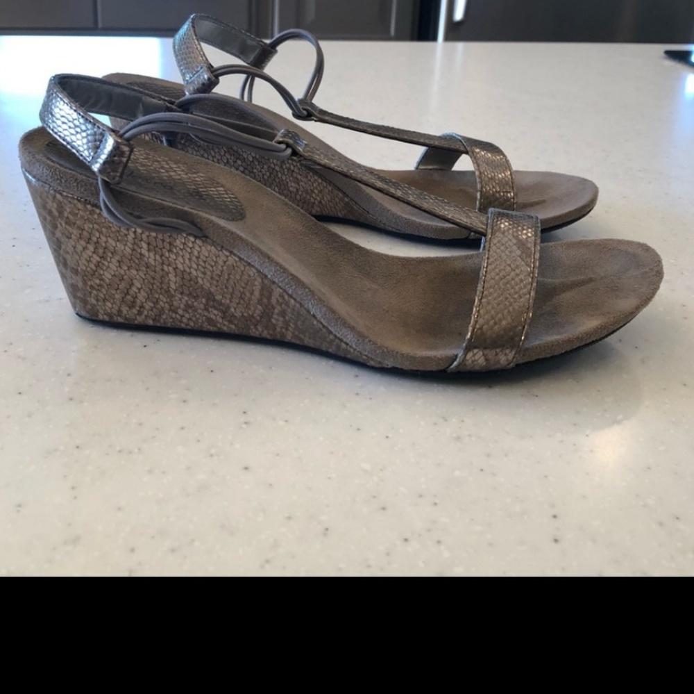 Sandals - Picture 2 of 2